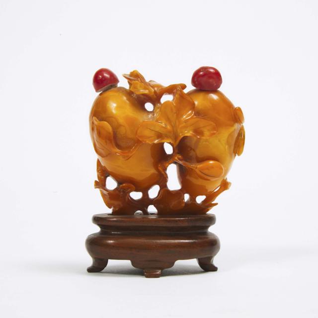 A Rare Carved Amber 'Double-Melon' Snuff Bottle, 19th/20th Century