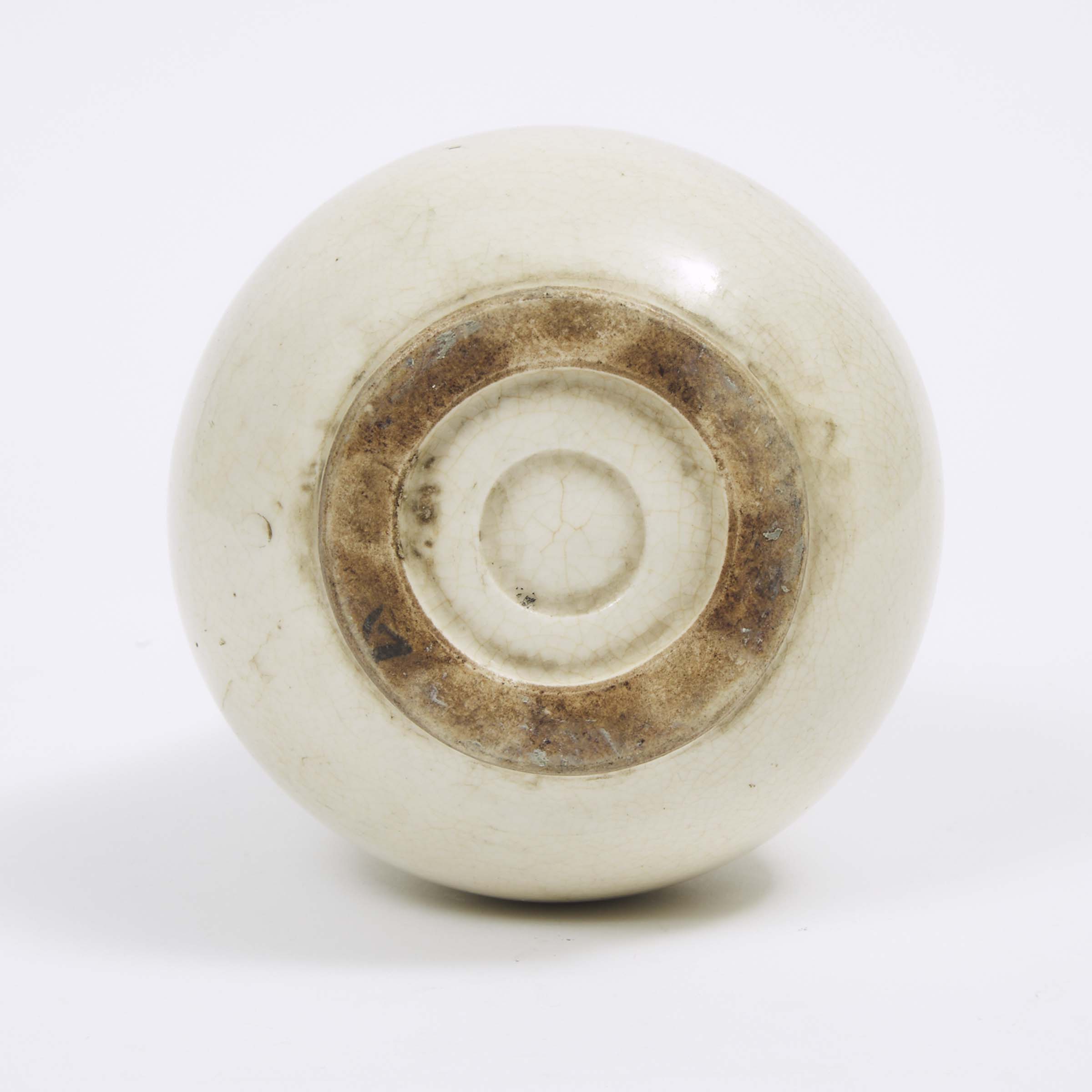 A White-Glazed 'Garlic-Head' Bottle Vase, 19th/20th Century