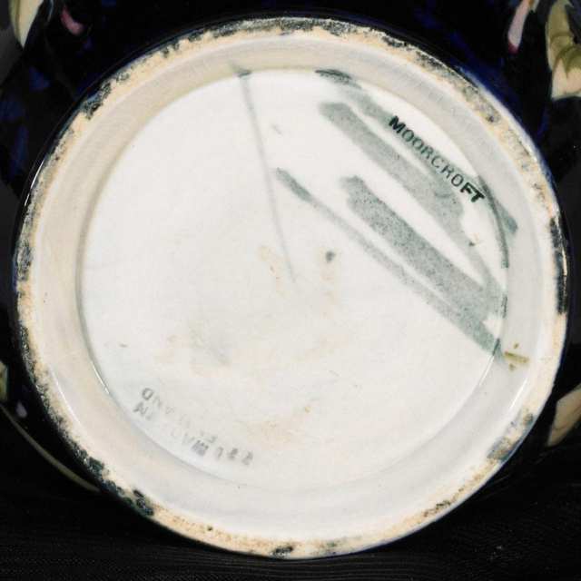 Moorcroft Wisteria Covered Tobacco Jar, c.1925