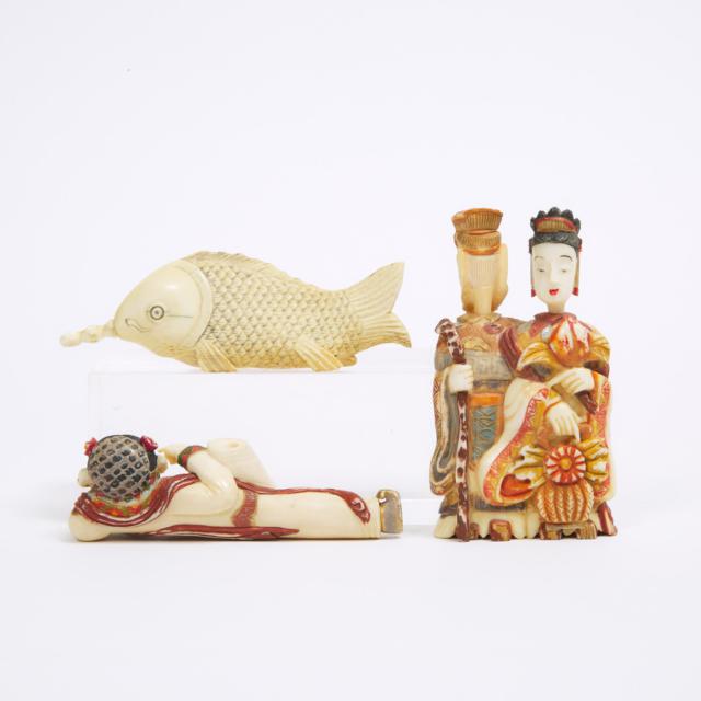 A Group of Three Ivory Snuff Bottles, Early 20th Century