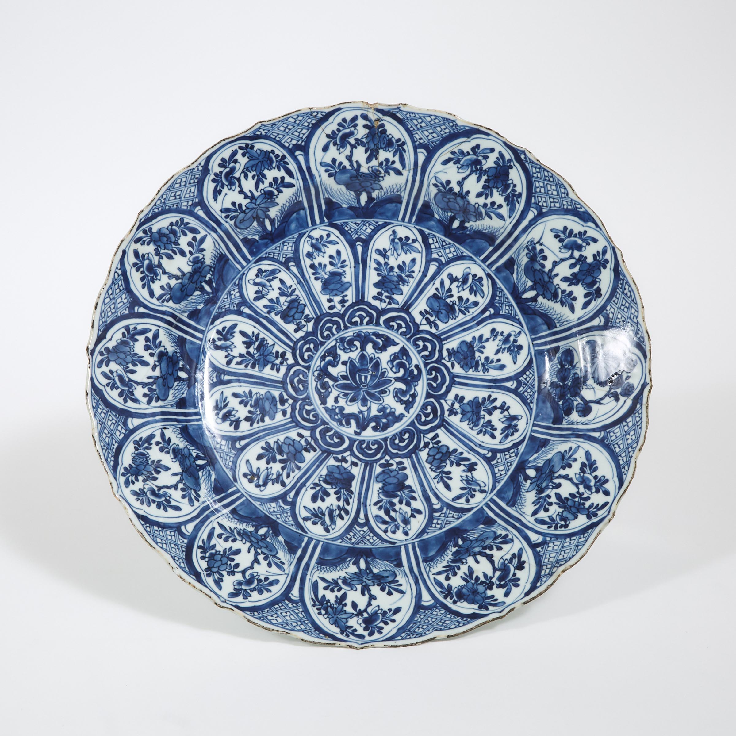 A Large Export Blue and White Lobed Charger, Kangxi Period, Qing Dynasty