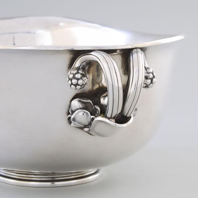 Danish Silver Two-Handled Oval Bowl, #650, Harald Nielsen for Georg Jensen, Copenhagen, c.1948