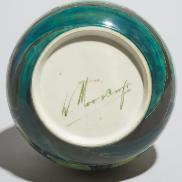 Macintyre Moorcroft Hazeldene Covered Potpourri Jar, c.1910