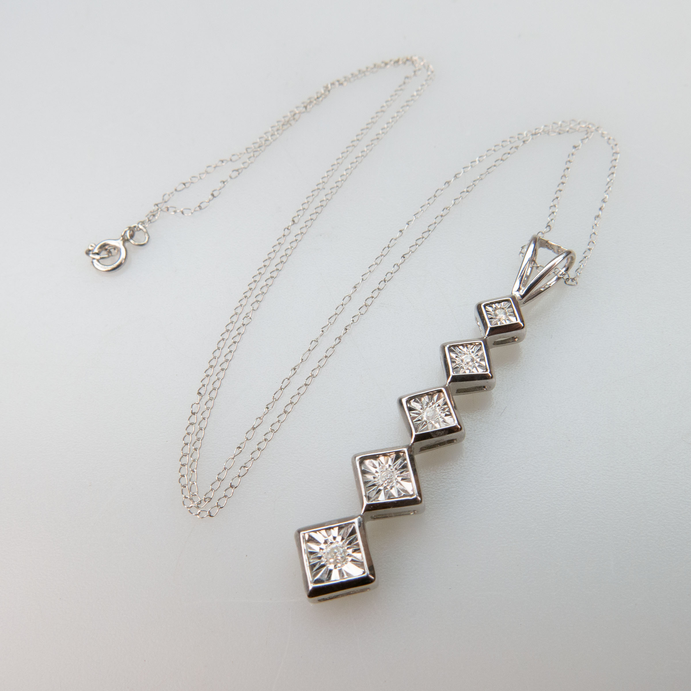 10k White Gold Pendant And Chain