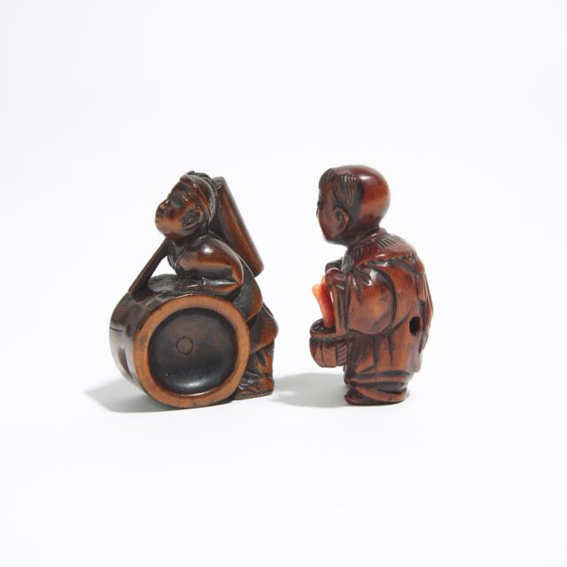 Two Wood Netsuke of a Karako and a Mochi Pounder, 19th Century