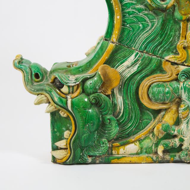 A Pair of Large Sancai-Glazed Dragon-Form Roof Tiles, Ming Dynasty (1368-1644)