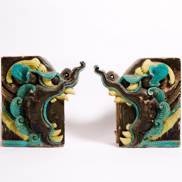 A Pair of Fahua-Glazed Dragon-Form Roof Tiles, Ming Dynasty (1368-1644)