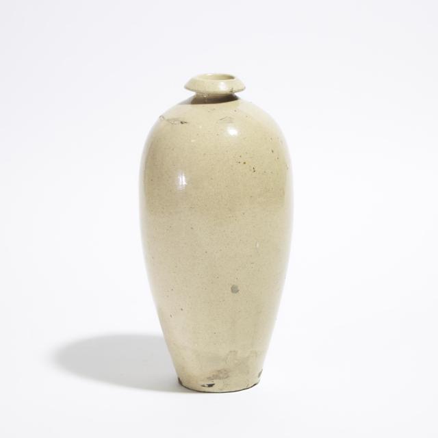 A Pale-Glazed Meiping Vase, Ming Dynasty (1368-1644)