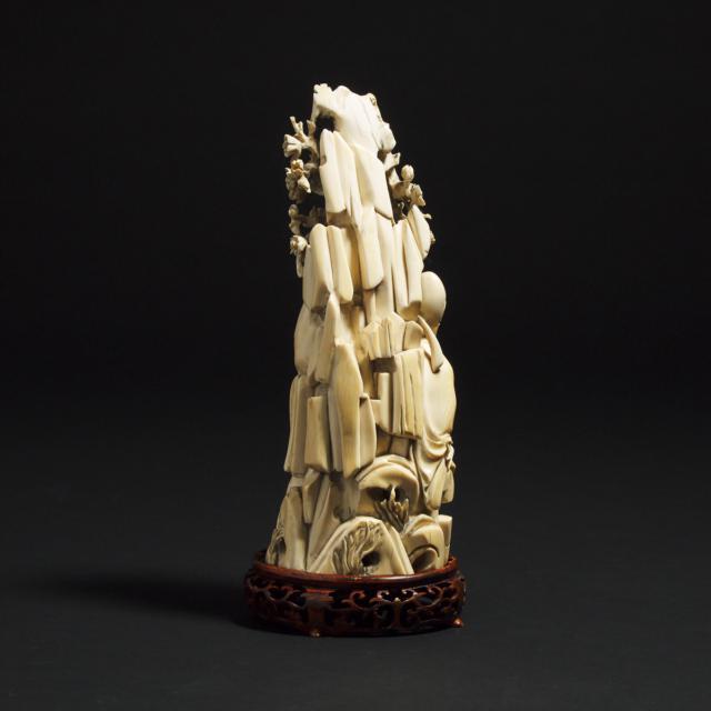 An Ivory Carved Figure of Li Bai, Early to Mid 20th Century