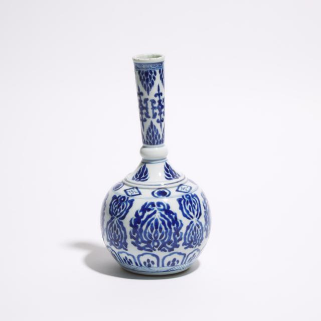 A Blue and White Islamic-Inspired 'Huqqa' Bottle Vase, Kangxi Period (1662-1722)