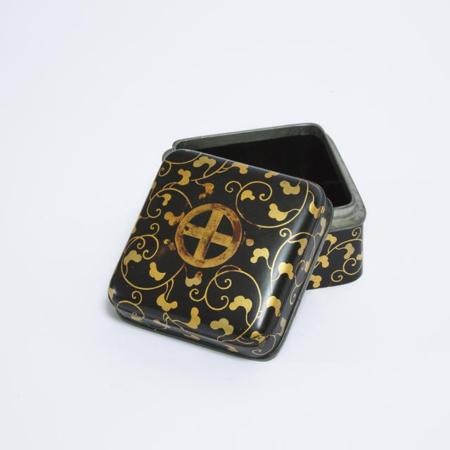A Gold and Black Lacquer Box and Cover with Shimazu Family Crest, 16th Century or Later