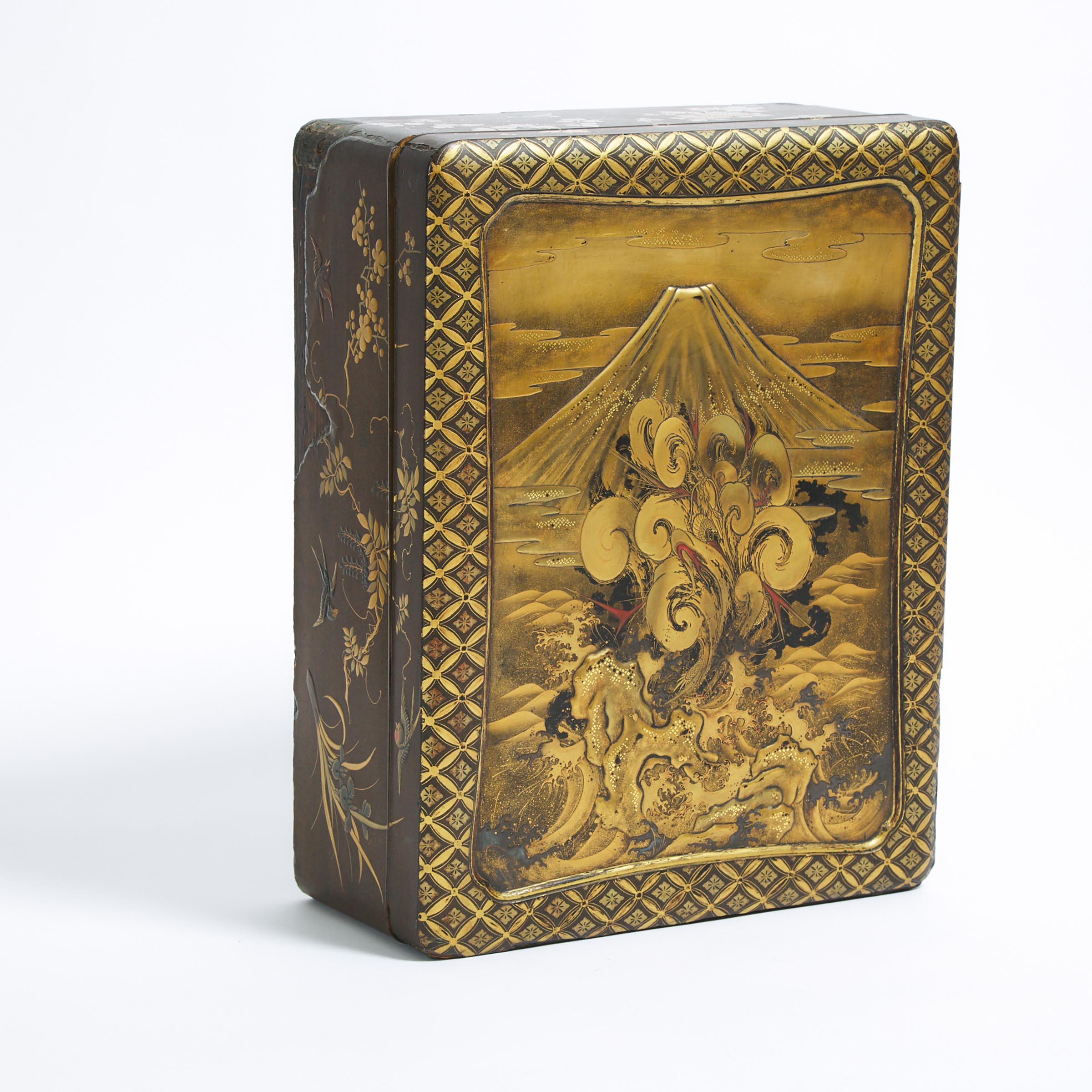 A Fine Gold-Lacquer 'Dragon' Document Box and Cover (Ryoshibako), Edo Period, 18th/19th Century