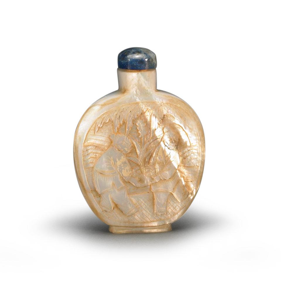 Mother of Pearl Snuff Bottle