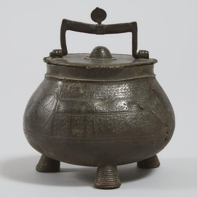 Ashanti or South Akan Bronze Kuduo Pot, 19th century or earlier