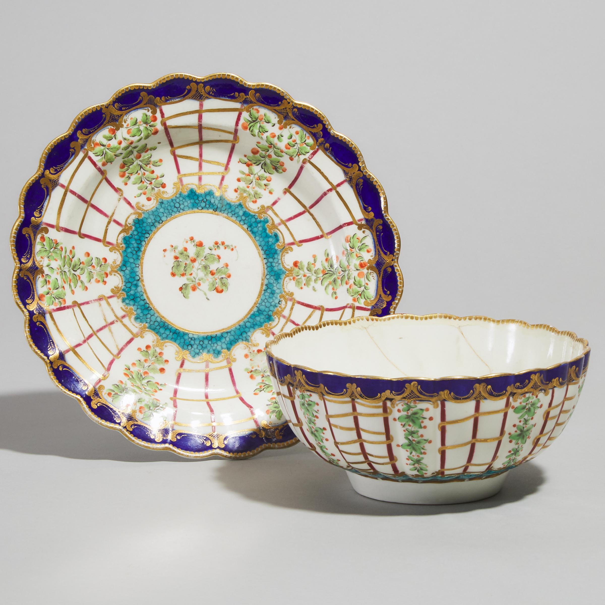 Worcester 'Hop Trellis' Plate and a Waste Bowl, c.1775