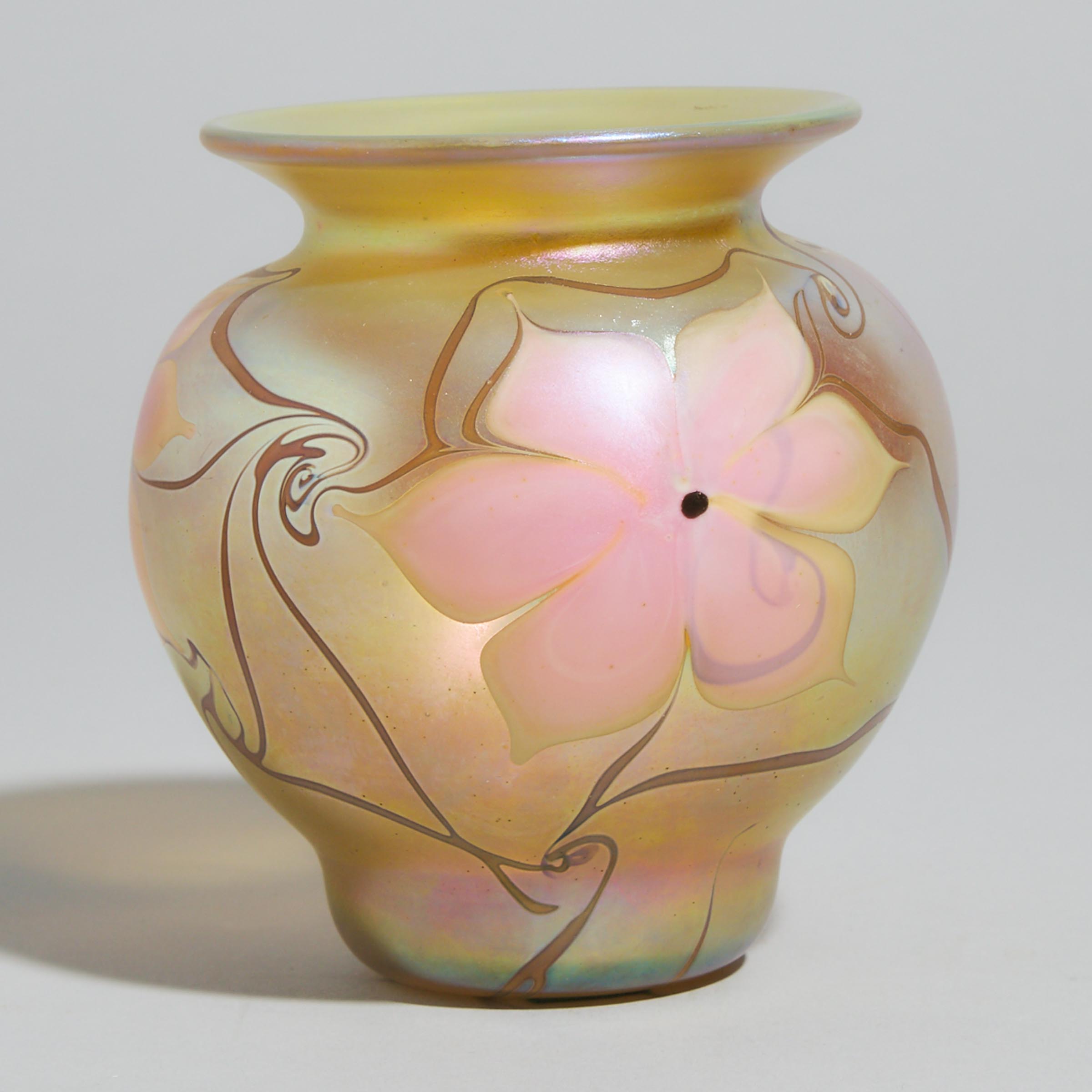 American Iridescent Glass Vase, Vandermark Merritt Studio, 1980