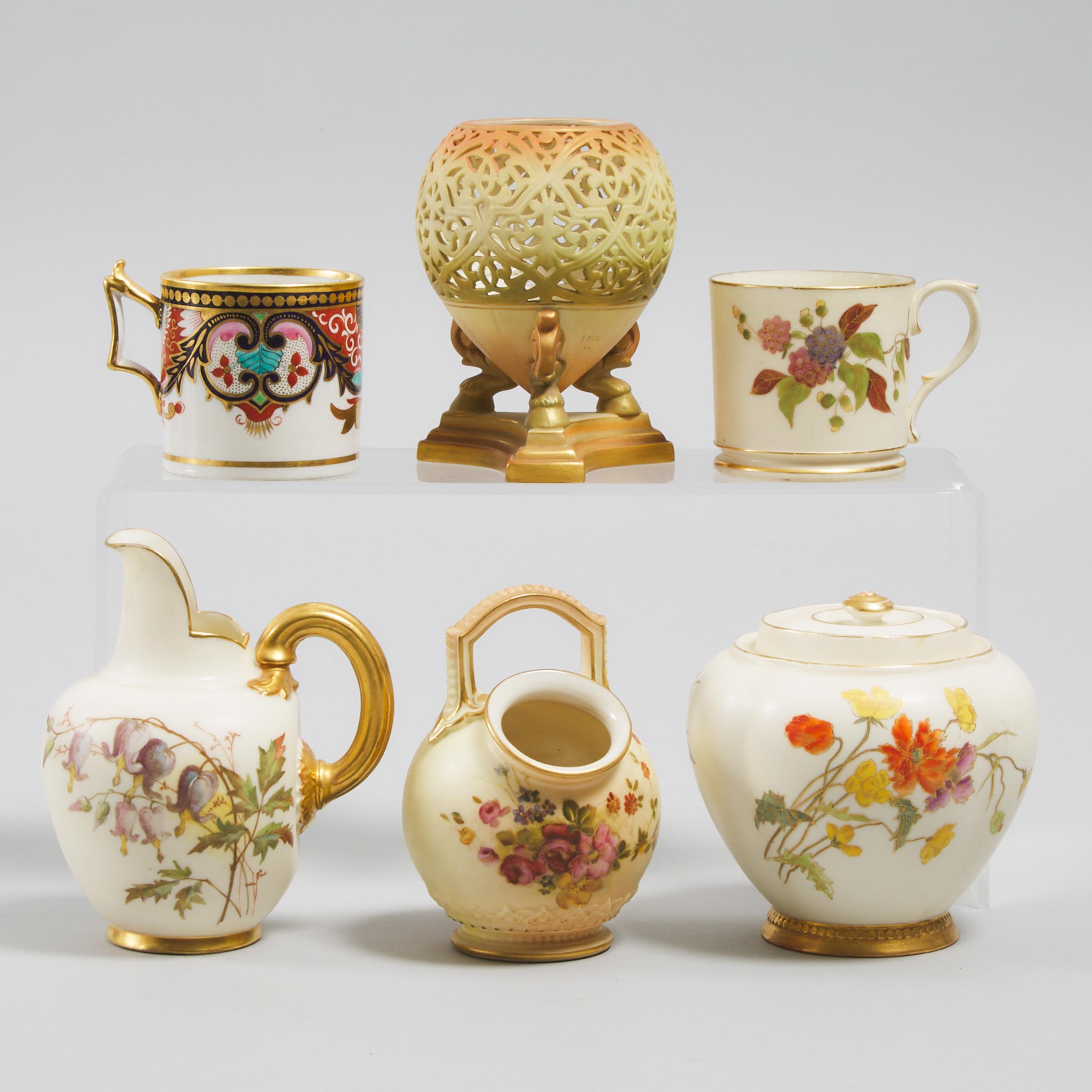 Group of Worcester Porcelain, late 19th/early 20th century