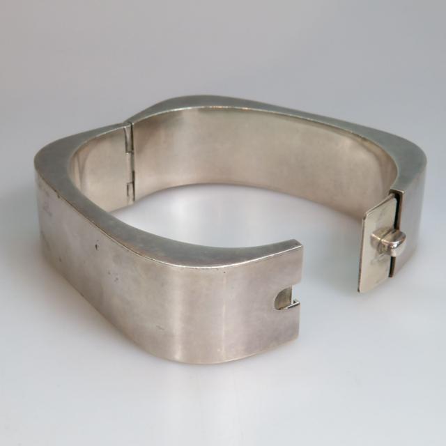 Los Ballesteros Mexican Sterling Silver Hinged Bangle