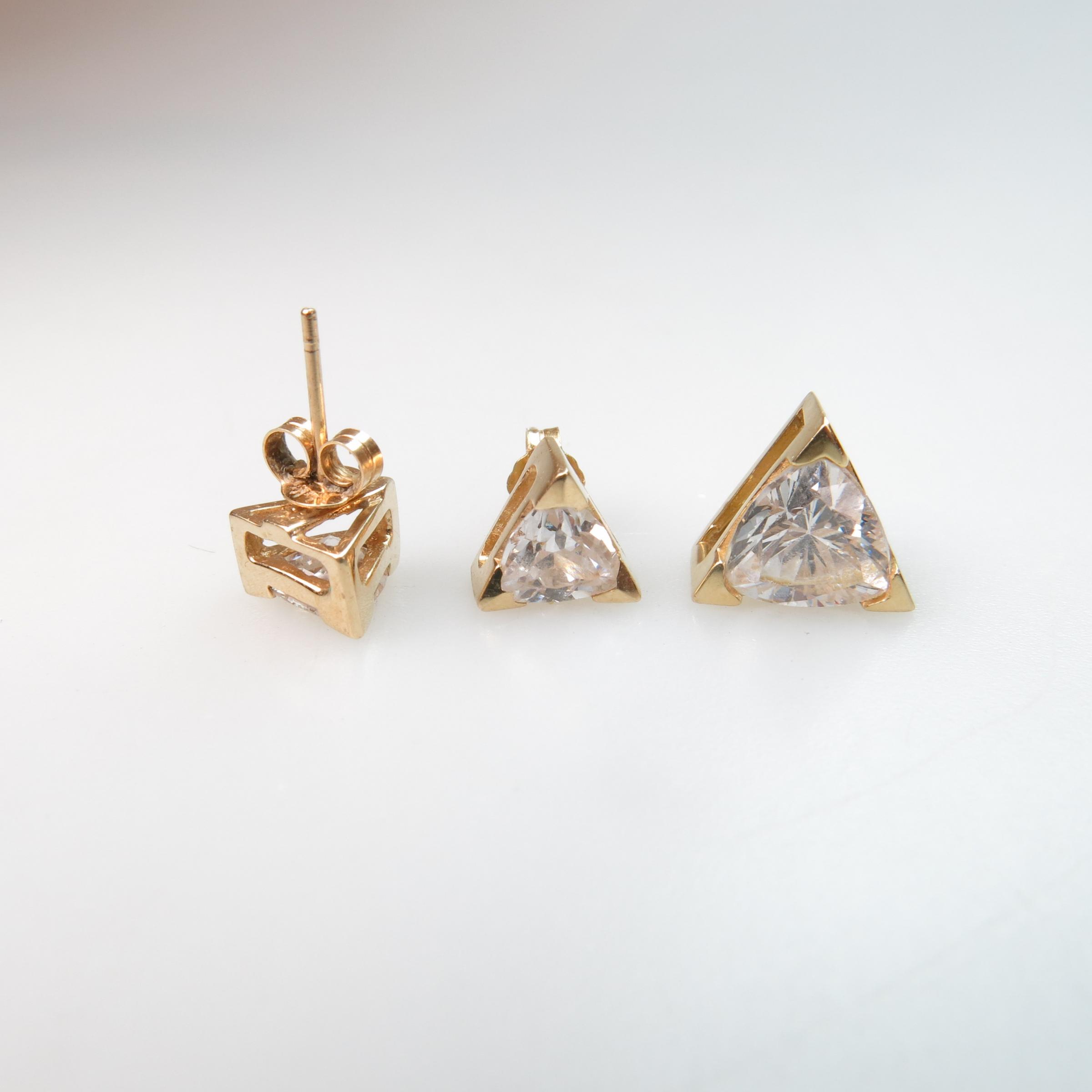 Small Quantity Of 14k And 10k Yellow Gold Jewellery