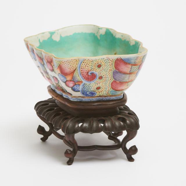 A Chinese Enameled 'Butterfly' Lobed Bowl With Turquoise Interior, Tongzhi Mark, 19th Century