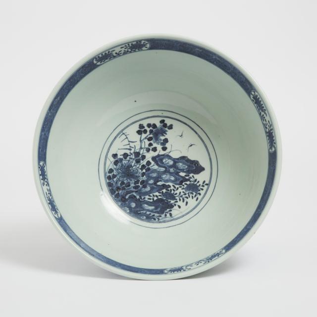 A Large Blue and White 'Birds and Flowers' Bowl, Late 18th Century