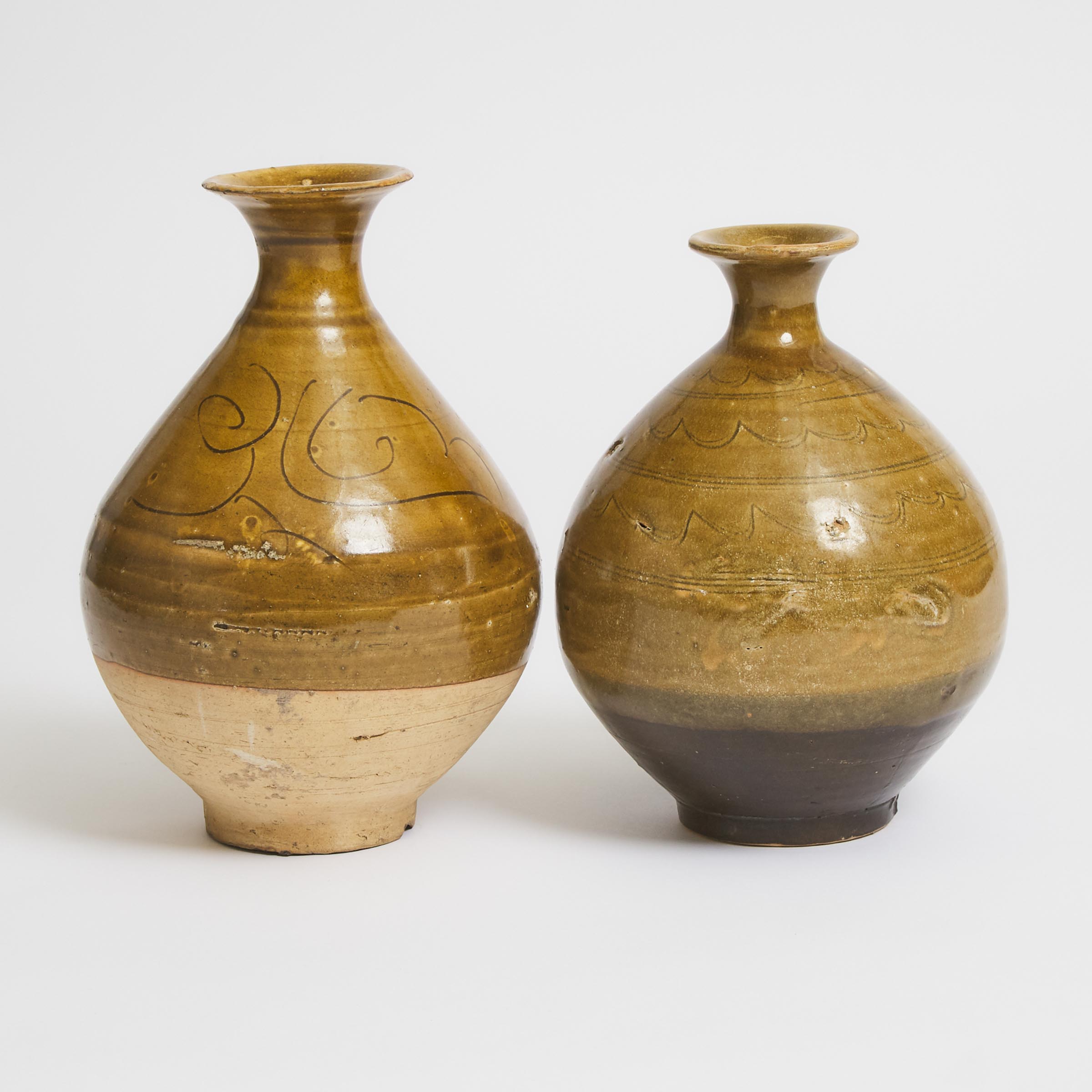 Two Pear-Shaped Bottle Vases, Yuan Dynasty or Later