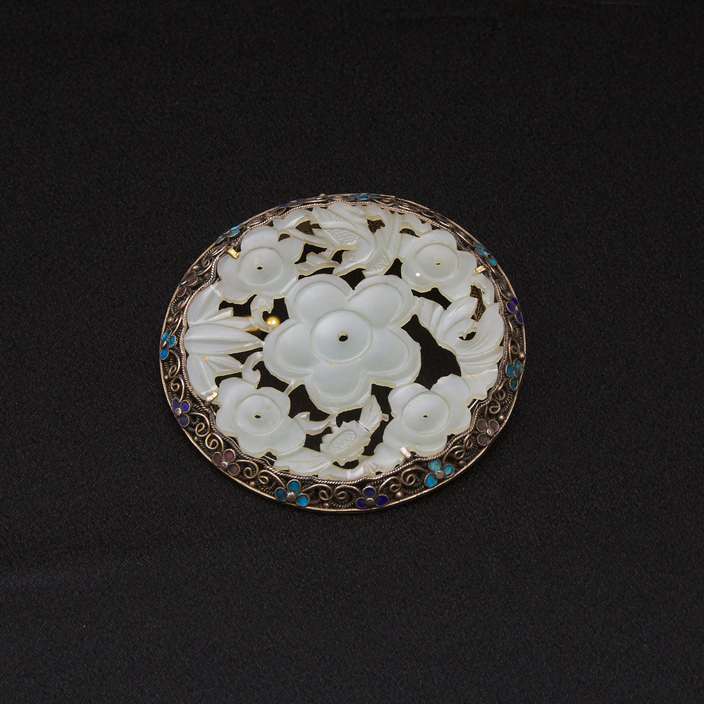 A Jade Plaque and Enamel Inlaid Silver Filigree Brooch, Late Qing Dynasty