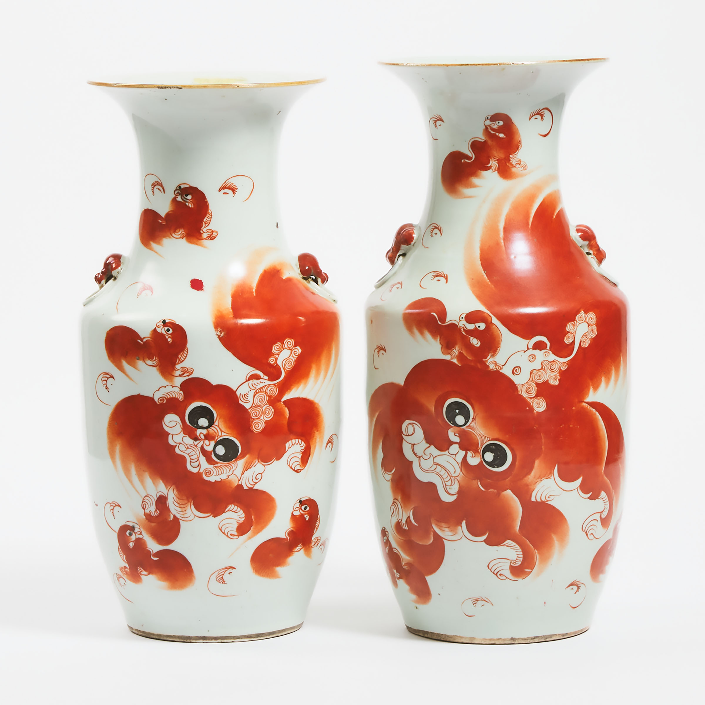 Two Iron Red 'Lions' Vases, Republican Period