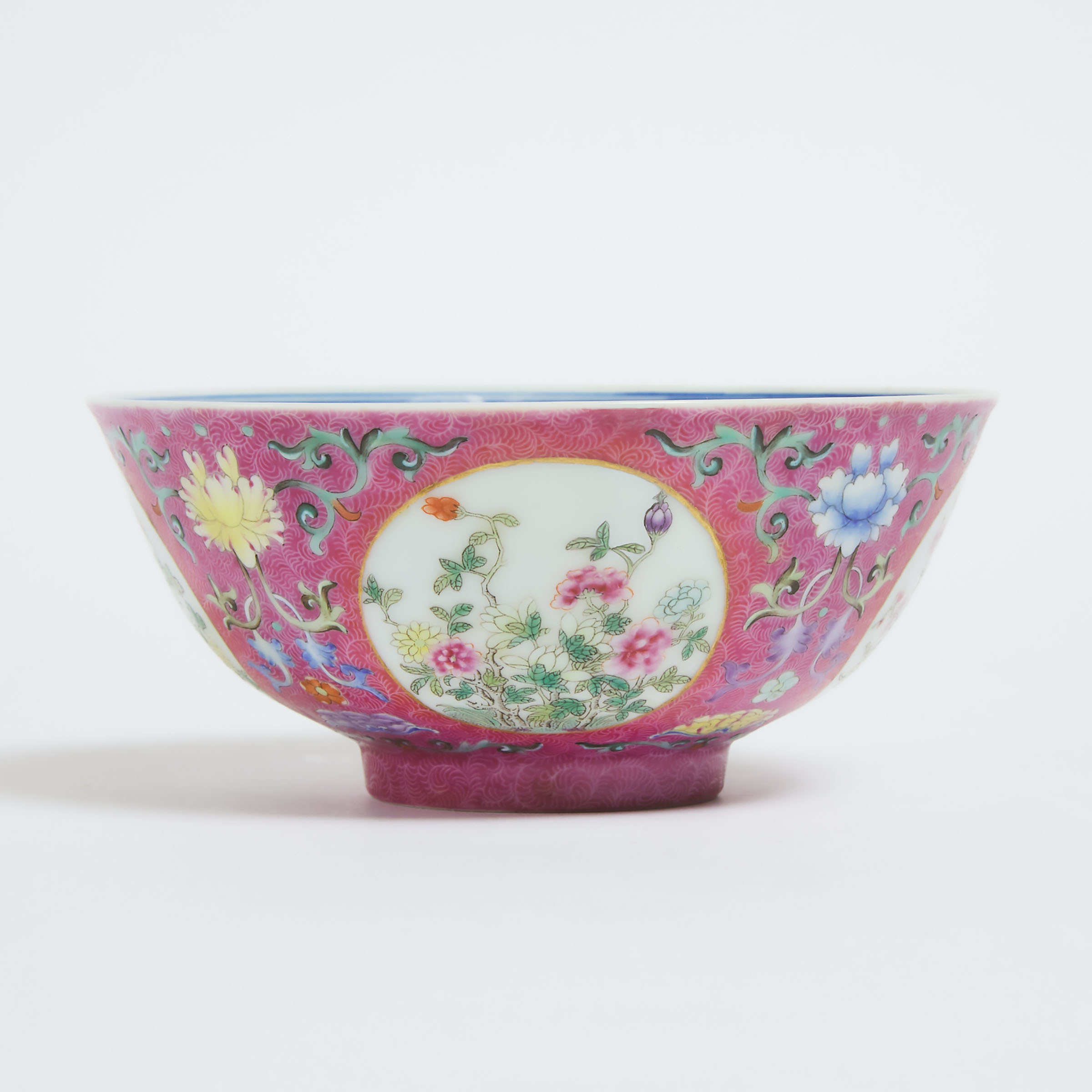 A Famille Rose Sgraffito Ruby-Ground 'Medallion' Bowl, Daoguang Mark