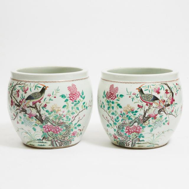 A Pair of Large Famille Rose 'Birds and Flowers' Jardinières, Late Qing/Republican Period