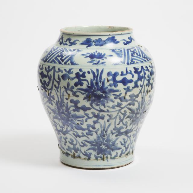 A Large Blue and White 'Lotus' Jar, Shunzhi Period (1644-1661)