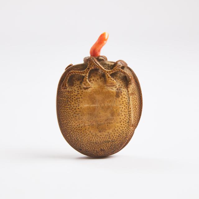 A Bamboo Pod-Form Snuff Bottle, 19th Century