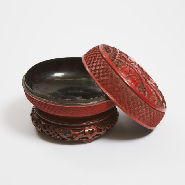 A Carved Cinnabar Lacquer Circular Box and Cover, Late Qing Dynasty