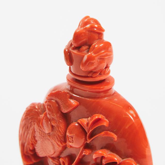 A Large Carved Coral Snuff Bottle, Qing Dynasty