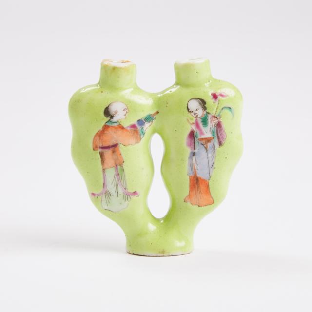 A Famille Rose 'Pea Pod' Double Snuff Bottle, 19th Century