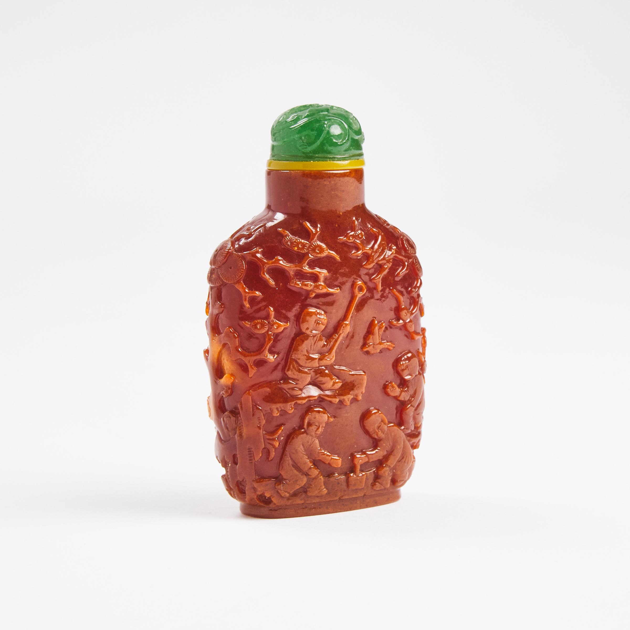 A Large Carved Amber 'Boys' Snuff Bottle, 18th/19th Century