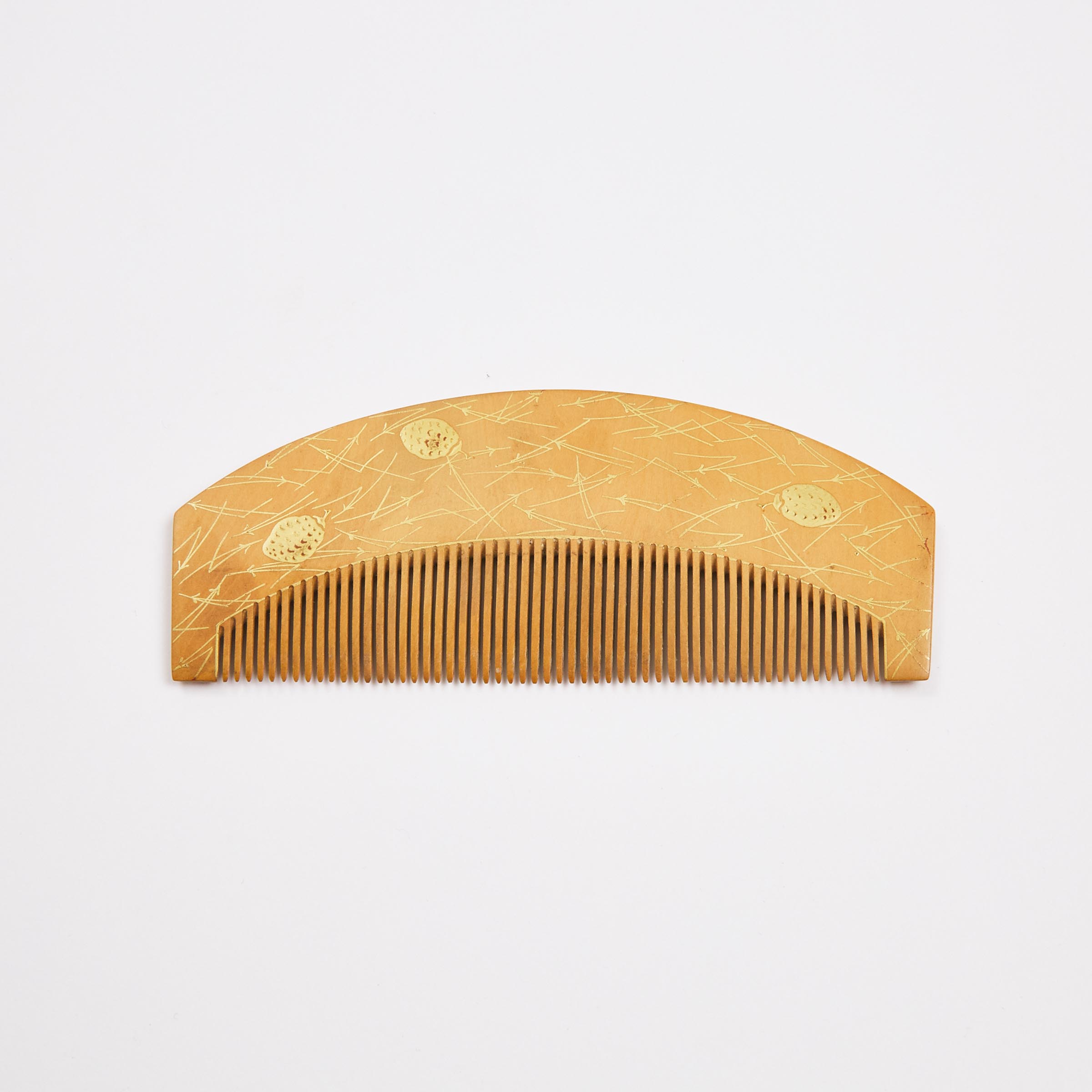 A Japanese Boxwood Comb (Kushi) with Berry Design in Gold, Meiji Period