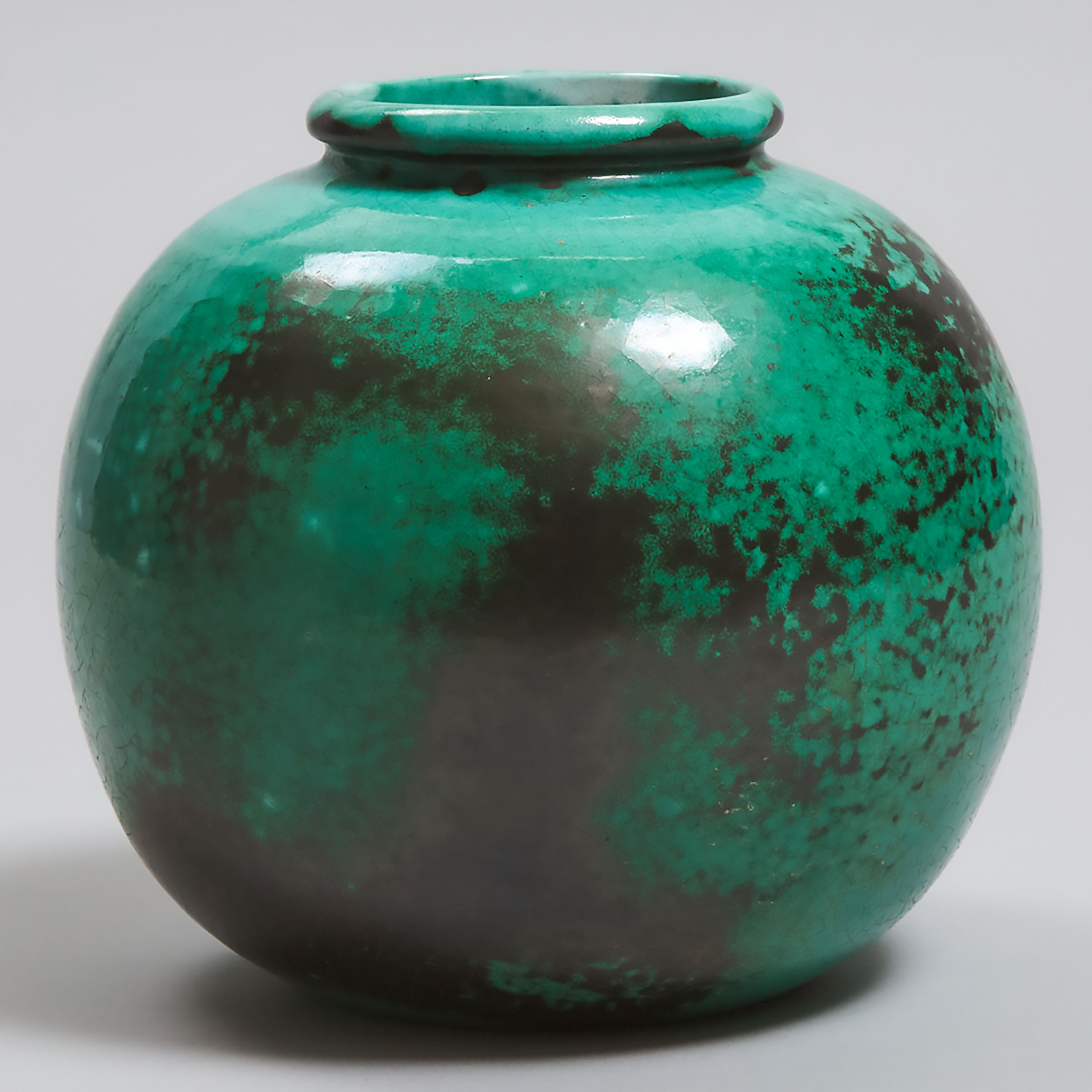 Ceramique d'Art de Bordeaux Green and Black Crackle Glazed Vase, for Ovington, New York, 1920s