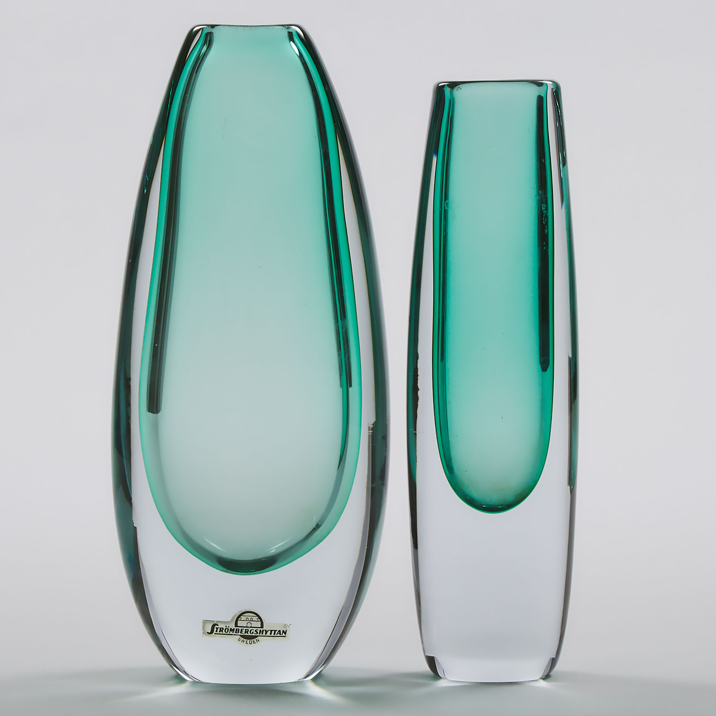 Two Strömbergshyttan Green Sommerso Glass Vases, 20th century