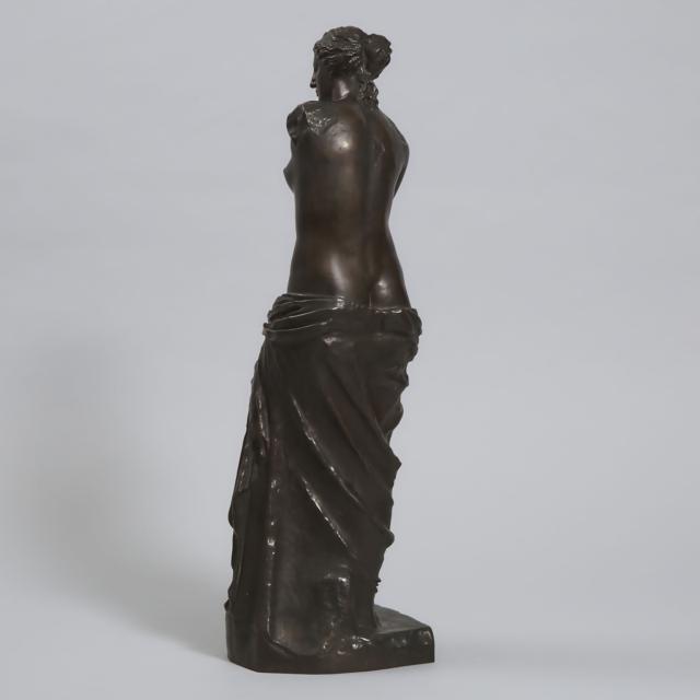 French Patinated Bronze Model of the Venus de Milo, After the Ancient, Paris, 19th century