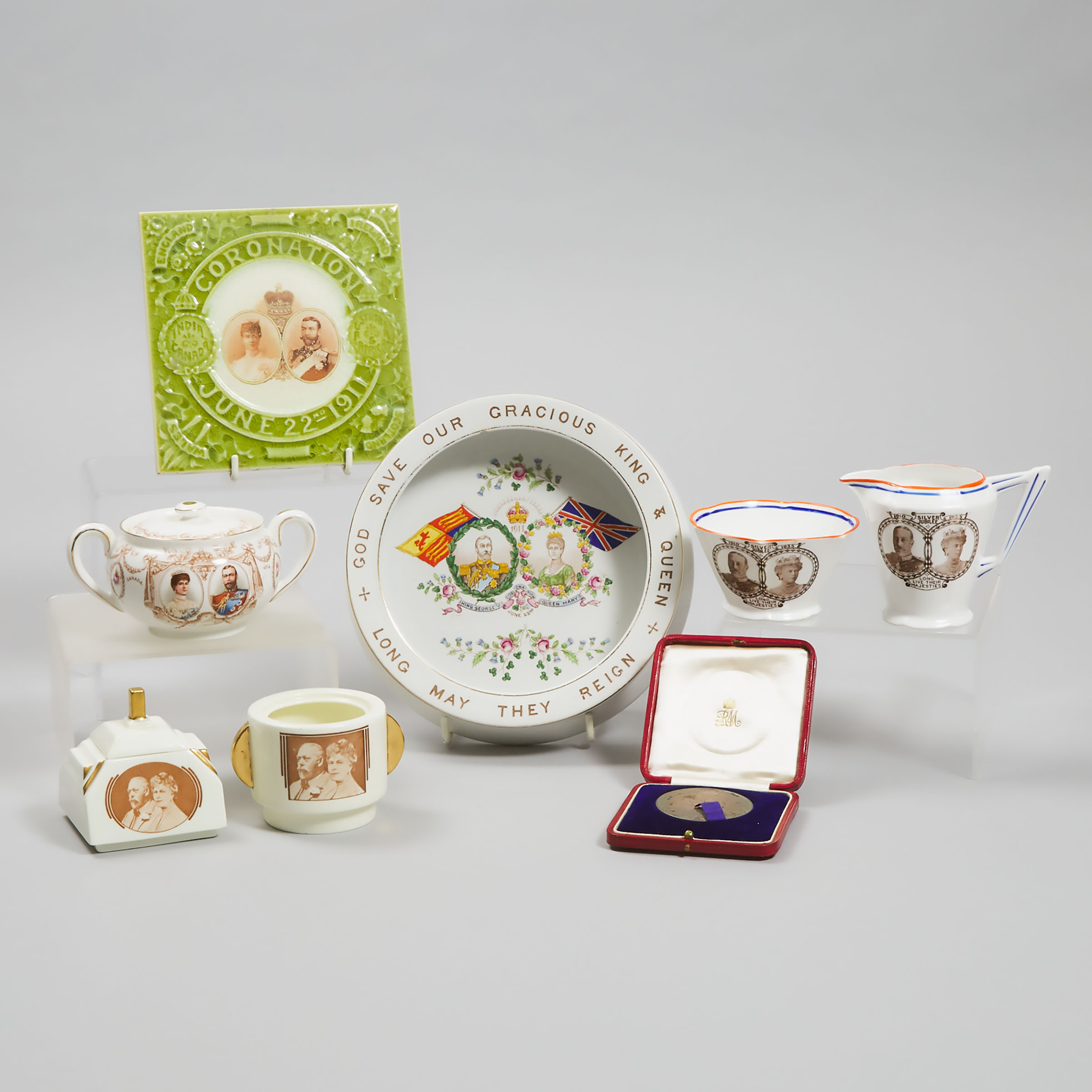 Group of George V and Mary Souvenir Wares, early 20th cetnury