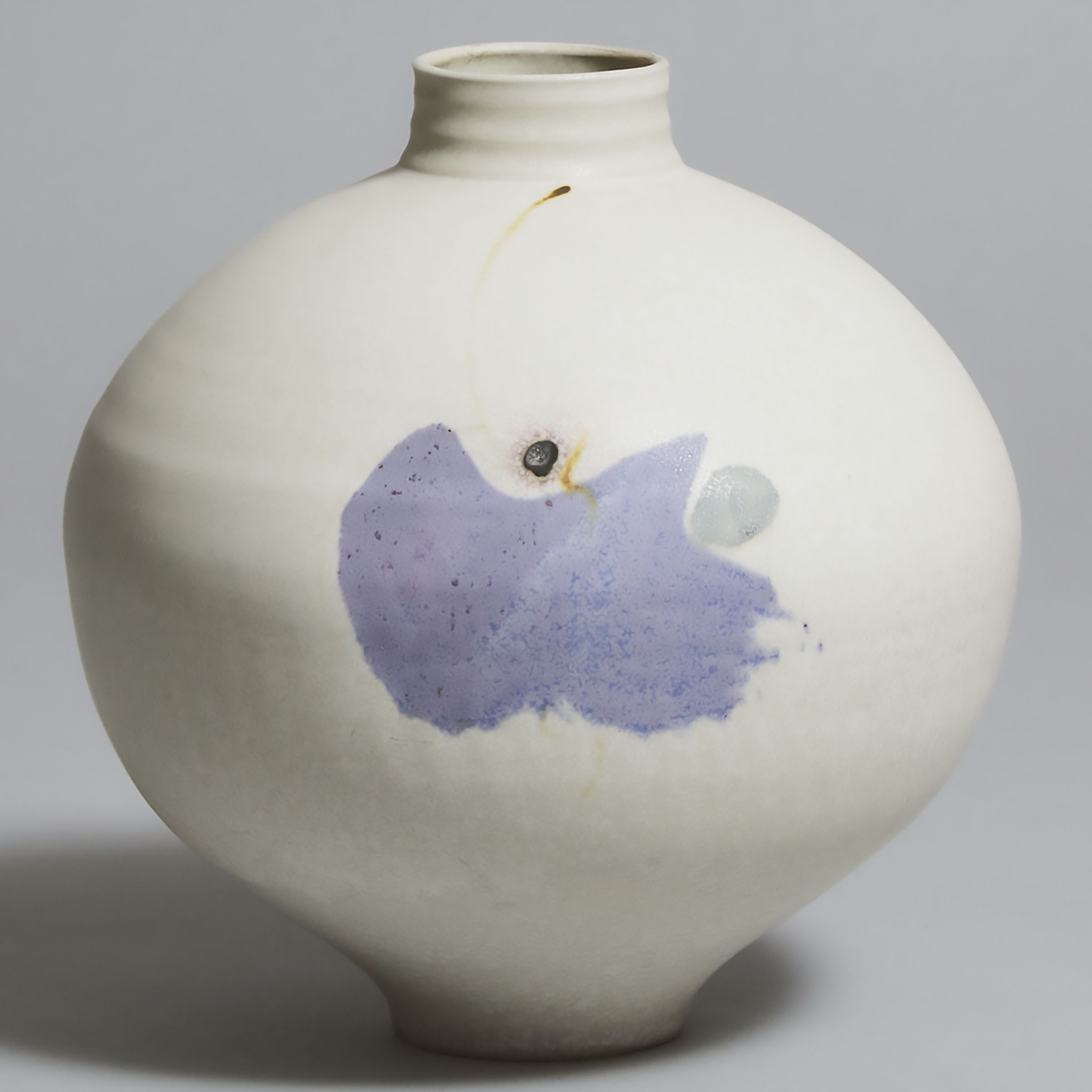 Kayo O'Young (Canadian, b.1950), Spherical Vase, 1983