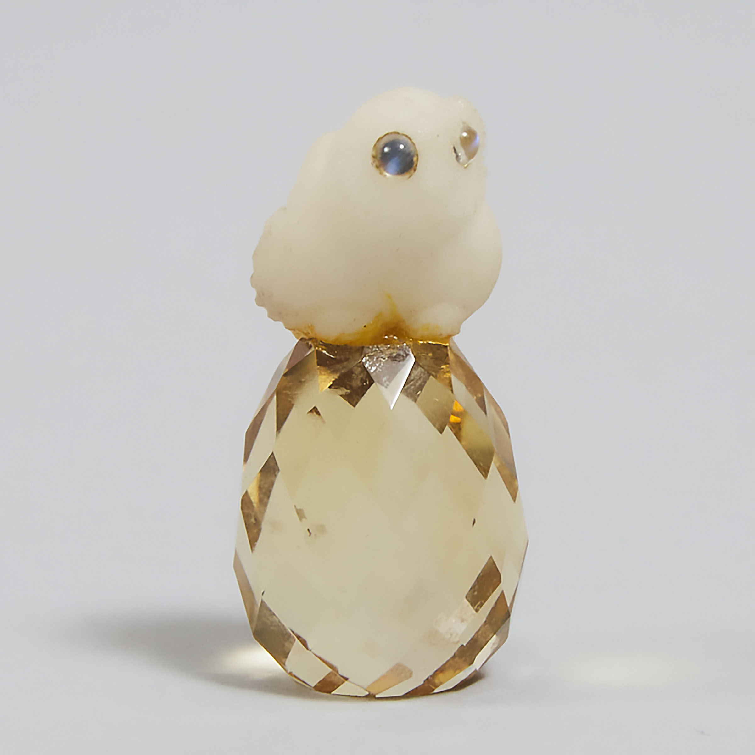 Russian Fabergé Style Carved Hardstone Owl, 20th century