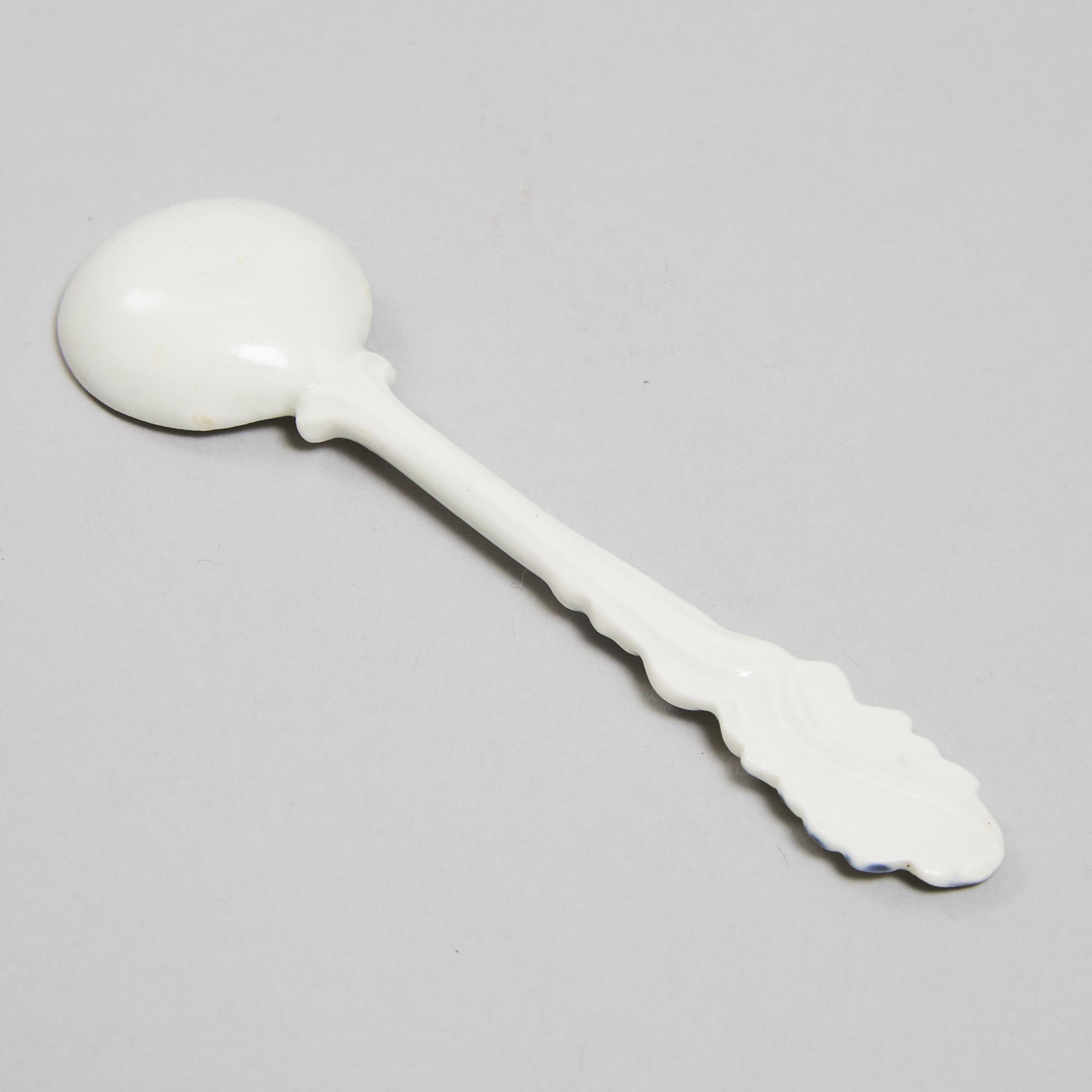 Worcester Blue and White Moulded Mustard Spoon, c.1770