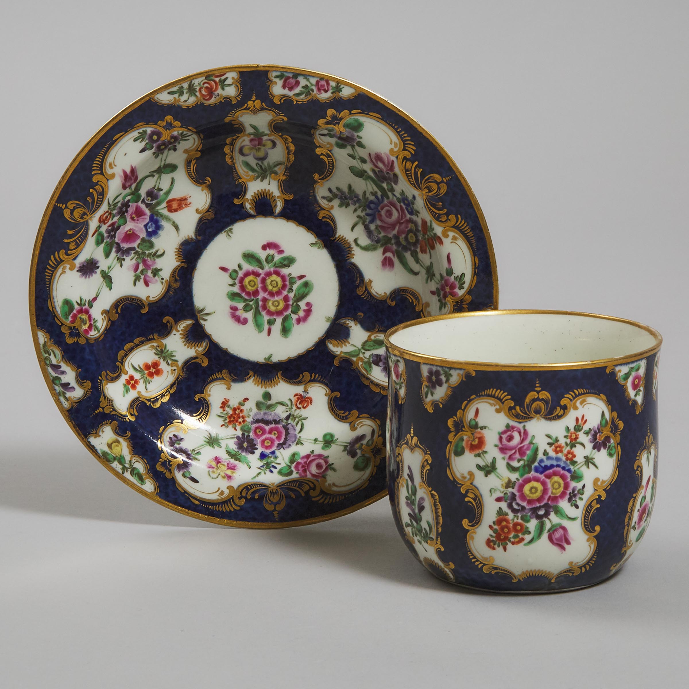 Worcester Blue Scale Ground Finger Bowl and Stand, c.1770