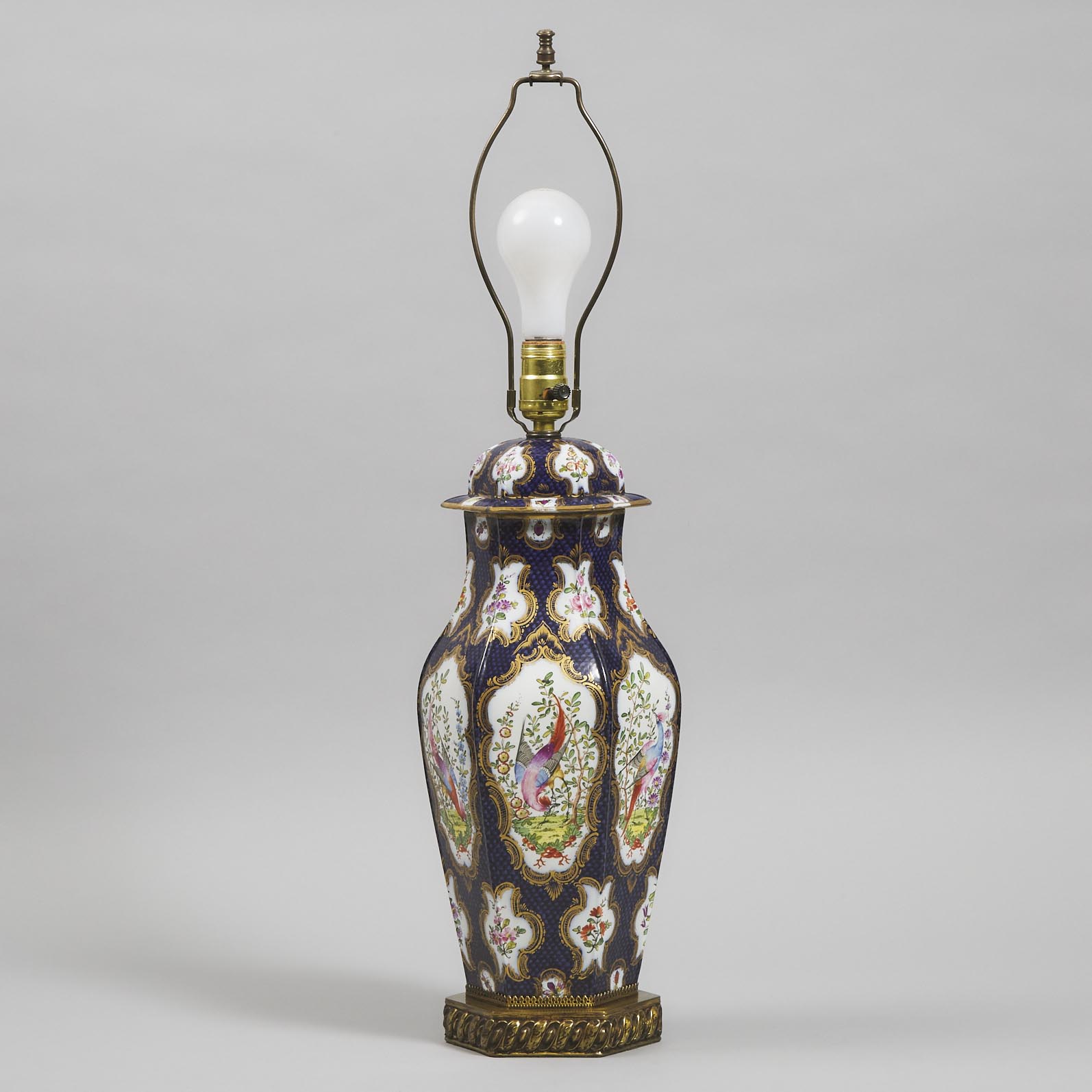 Samson 'Worcester' Scale Blue Ground Exotic Birds Hexagonal Covered Vase as a Table Lamp, c.1900