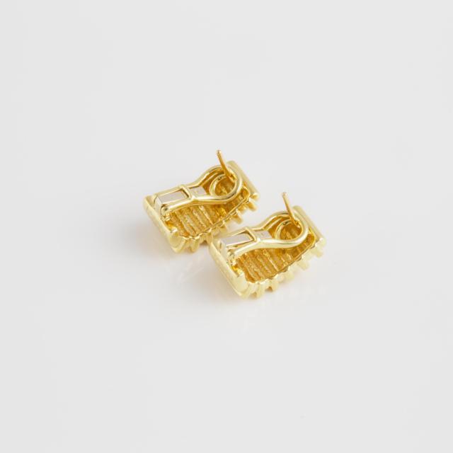 Pair Of 18k Yellow Gold Earrings