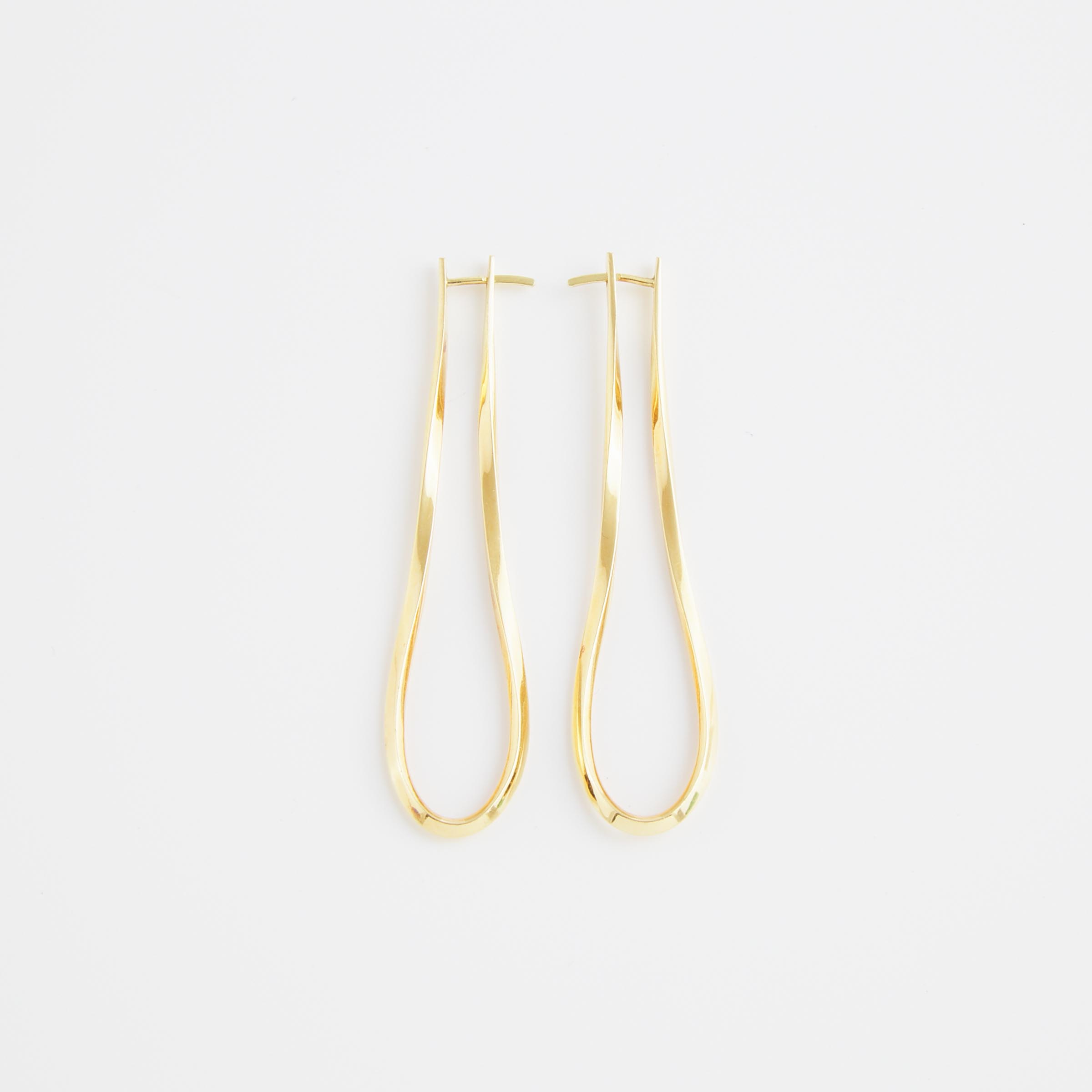 Pair Of Australian 18k Yellow Gold 'Paperclip' Earrings