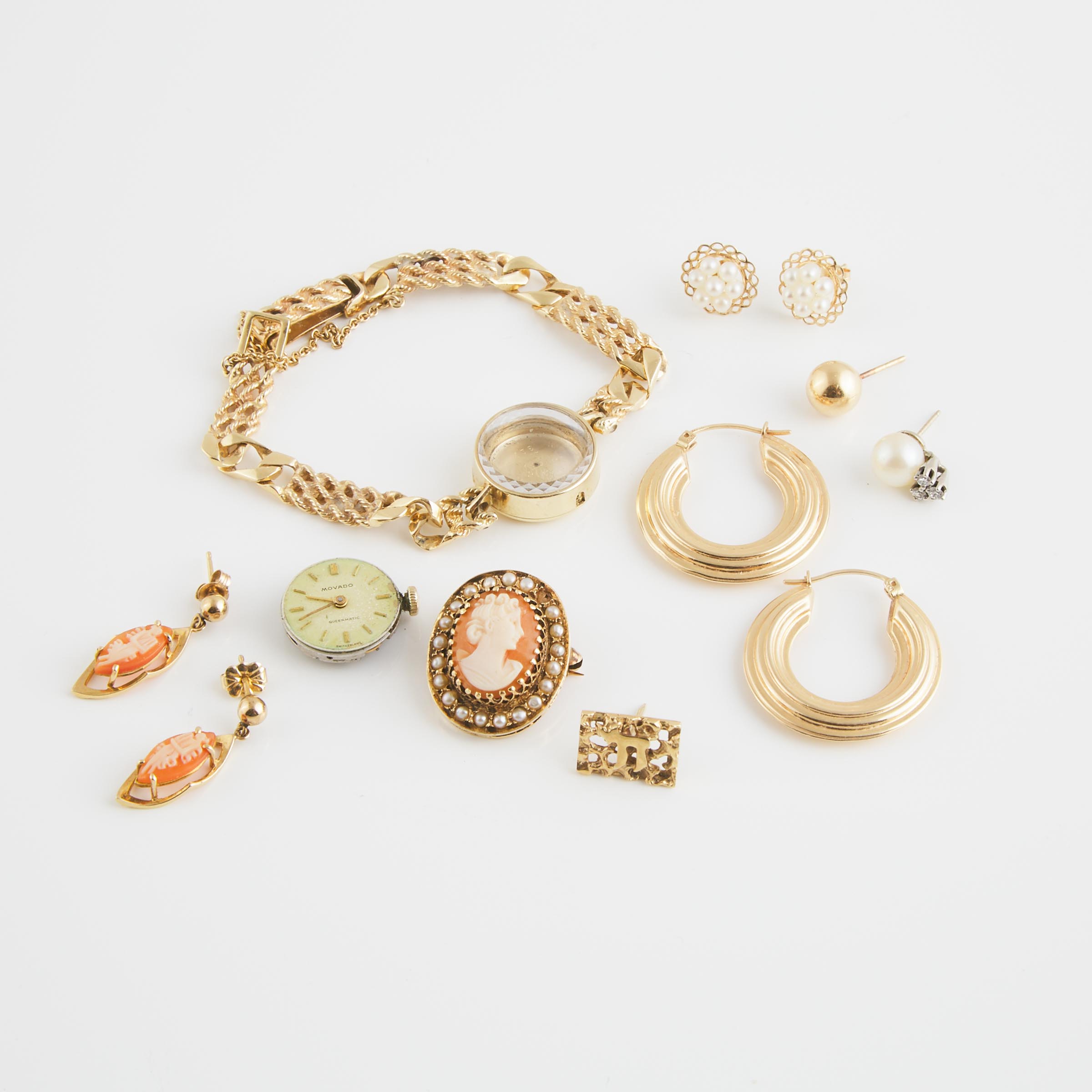 Small Quantity Of Yellow Gold Jewellery 