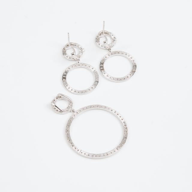 14k White Gold Circular Pendant And Drop Earrings